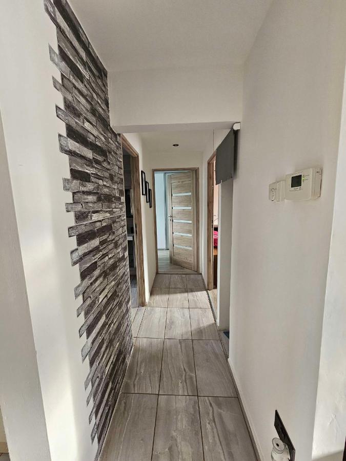 Modern Urban Haven: Stylish Getaway Apartment Lisburn Exterior foto