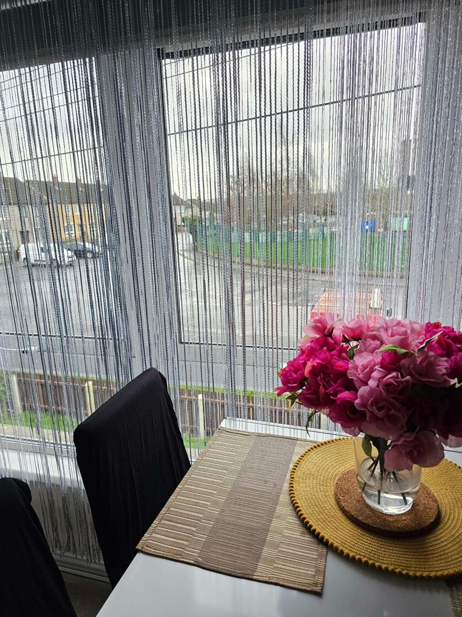 Modern Urban Haven: Stylish Getaway Apartment Lisburn Exterior foto